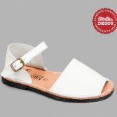 Diegos® Kids white Spanish Avarcas leather sandals | the perfect wedding sandals for the kids