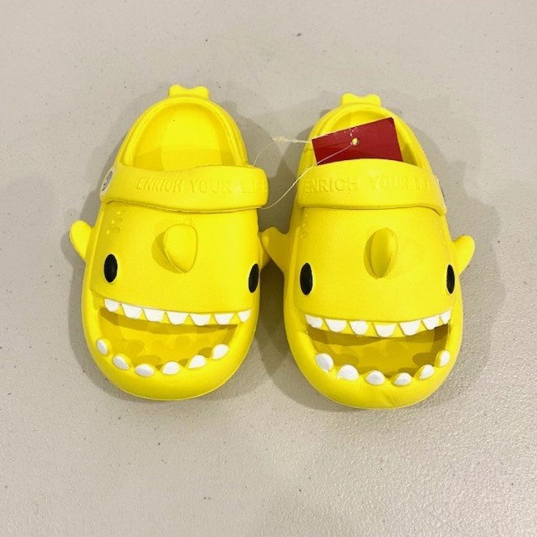Kids Shark Sandals SAVE 50 percent now only 5.50 Fast Shipping from Australia