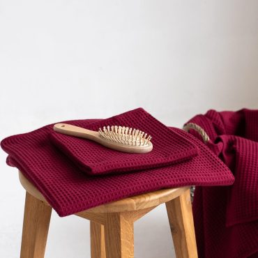 Waffle cotton towel in cherry red/ handmade absorbent bath and face towel/ Useful gift idea for bestie/ Luxury and cozy bath towels