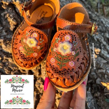 Huarache sandal baby girl/ Mexican sandals girl/ leather sandals girl/ Mexico huarache girl/ huaraches de niña/ baby sandals embroidered