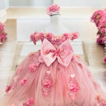 Quinceanera robe, blush quinceanera gown baby girl, toddler of the shoulder quince gown, flower quince gown with train, quicne sister gown