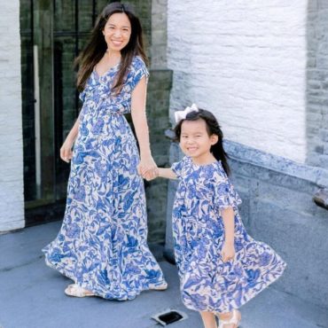 Floral Mommy and Me dresses, Mommy & Me Outfits, Mother Daughter Dresses, Matching dresses, Family Matching Outfits, Mommy and Me Dress