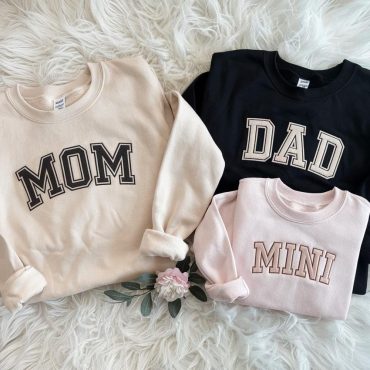 Embroidered Sweatshirt Family Personalized, Family Sweatshirts, Daddy Mommy Holiday Sweatshirt, Crewneck Sweatshirt, Matching Family Outfits