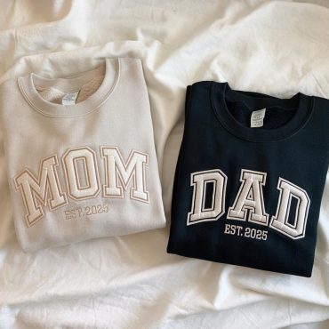 New Dad Custom Sweatshirt, Embroidered Sweatshirt Mom Dad Personalized, Family Sweatshirts, Crewneck Sweatshirt, Matching Family Outfits