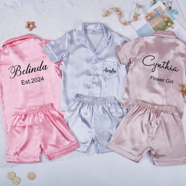 Flower Girl Getting Ready Outfit,Junior Bridesmaid Pajamas,Matching Bridesmaid PJs,Personalized Gifts for Birthday,Flower girl Gifts For Her